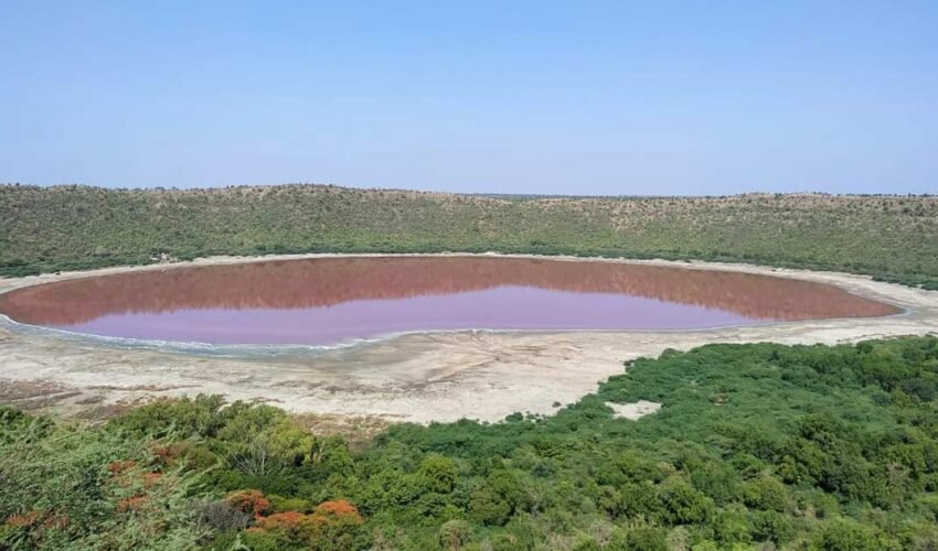 56,000-Year-Old Indian Lunar Lake Mysteriously Went From Green To Reddish-Pink Overnight