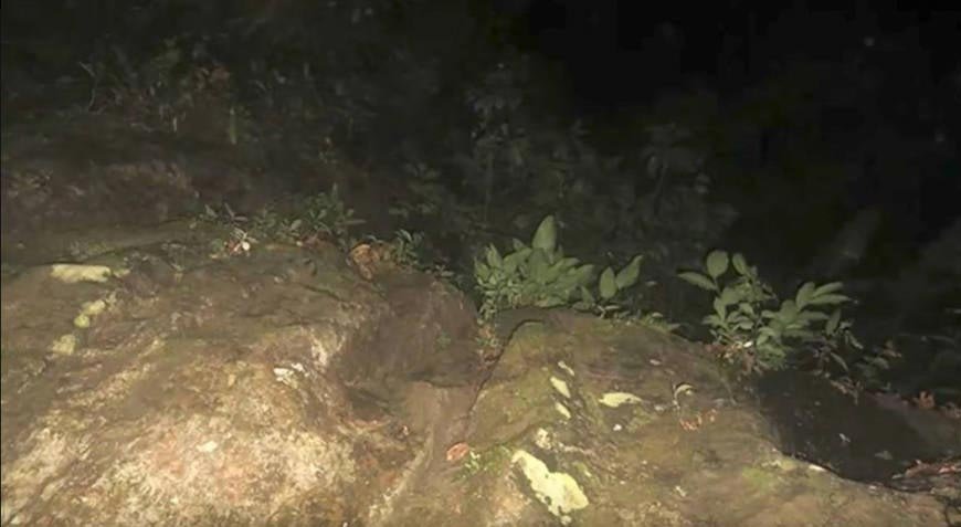 Image taken in the dead of night, recovered from Froon's camera Lost in panama 
