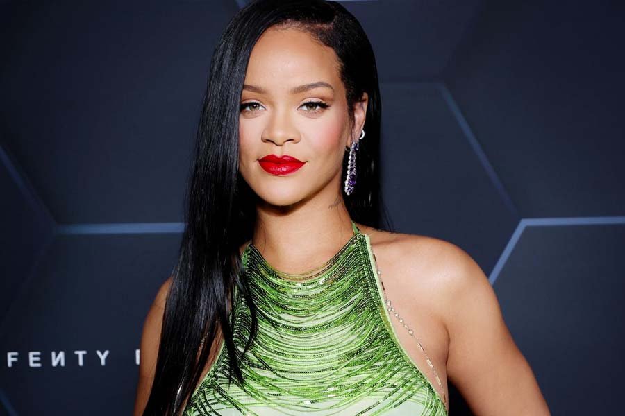 Rihanna -  Top 20 most famous person in the world