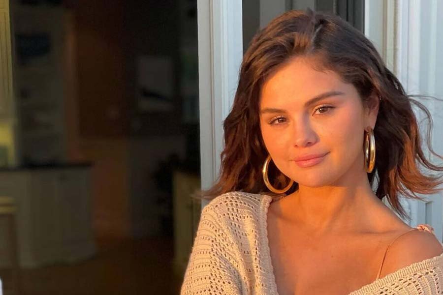 Selena GOmez -  Top 20 most famous person in the world