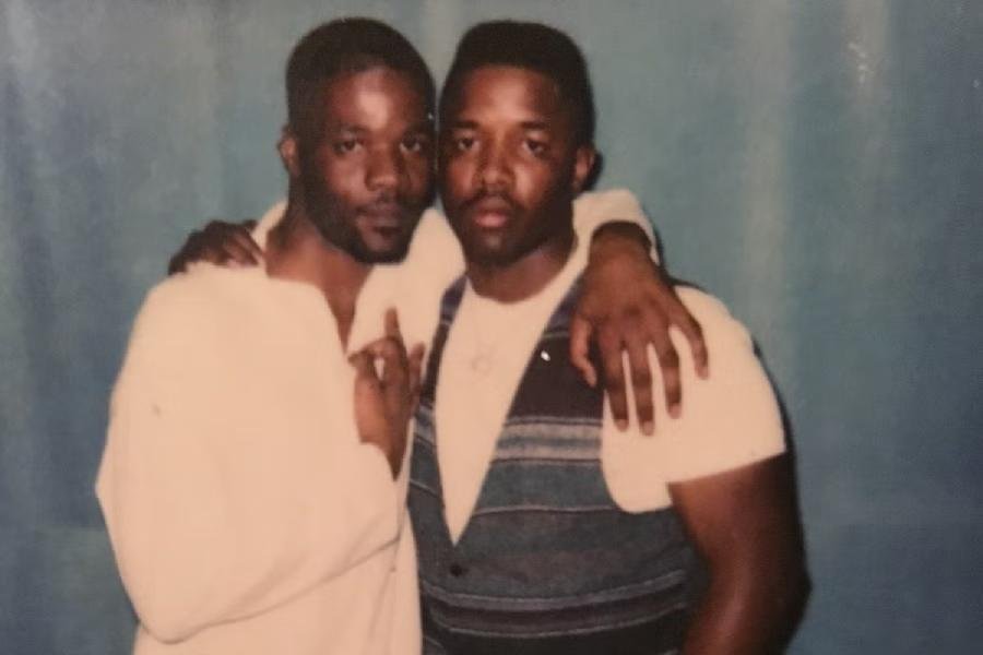 Ledell lee with his friend in a photoshoot prior to the murder of Debra Reese